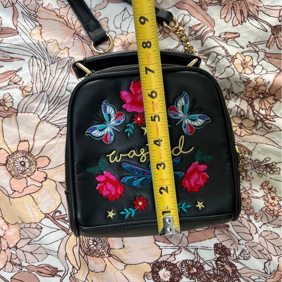 Skinnydip London Small ‘Wasted’ Floral Crossbody Bag - Picture 9 of 10